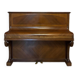 Upright piano