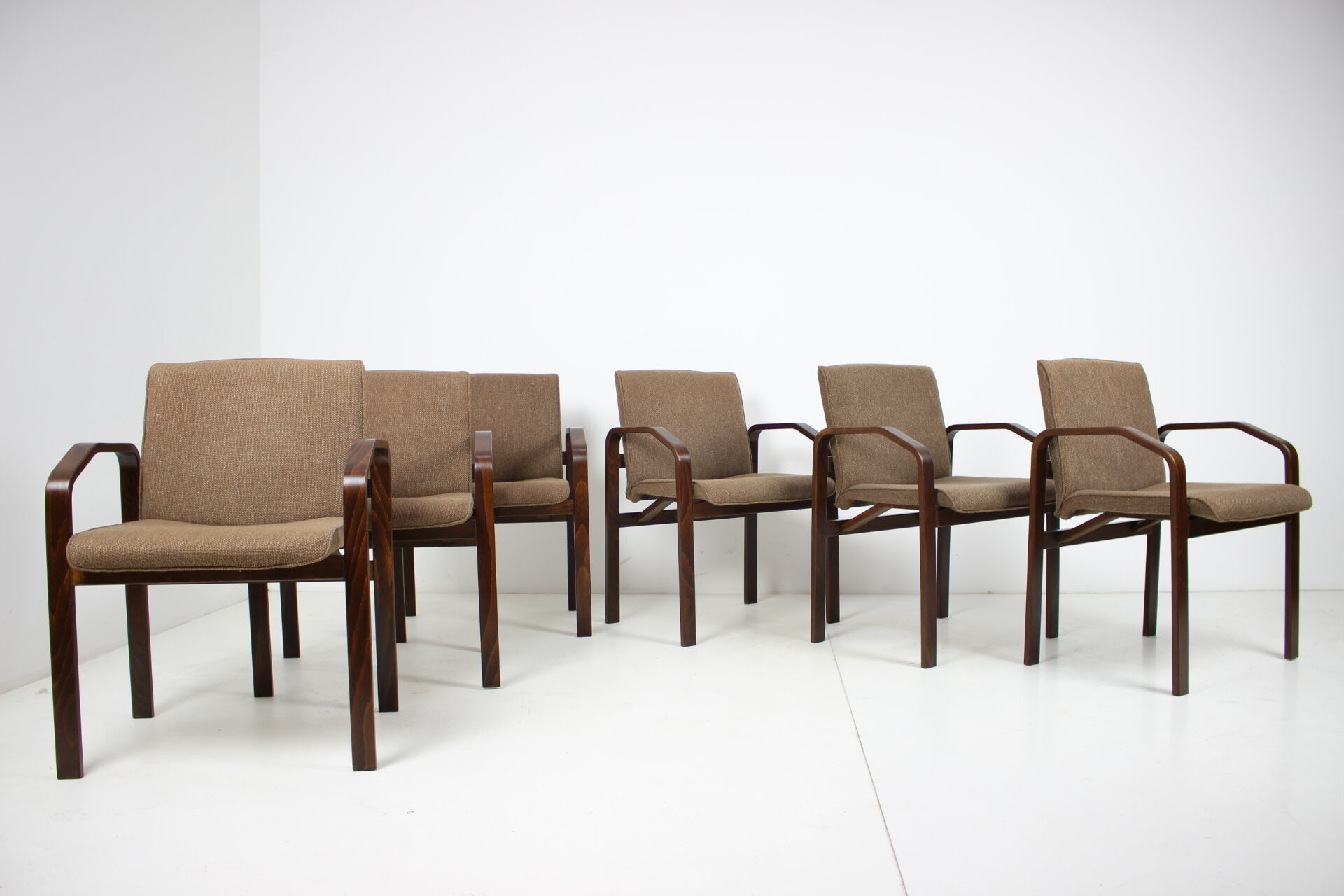 Set of six lounge chairs/Ton, Národní podnik Holešov, 1993.