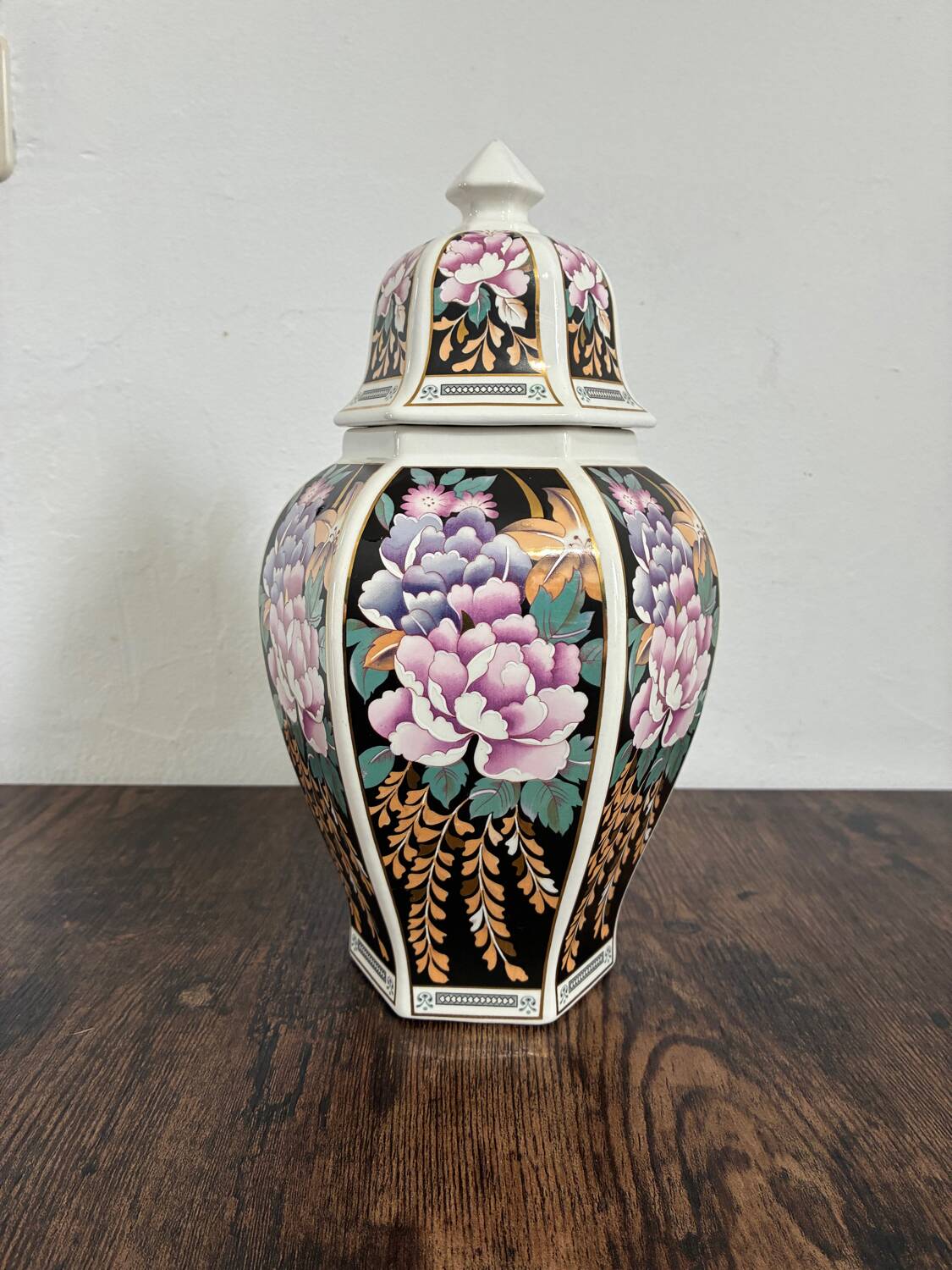 Ceramic pot