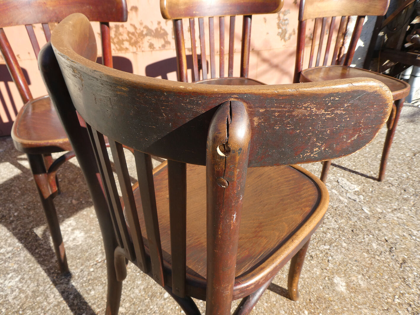 Set of 4 bistro chairs in curved wood Thonet