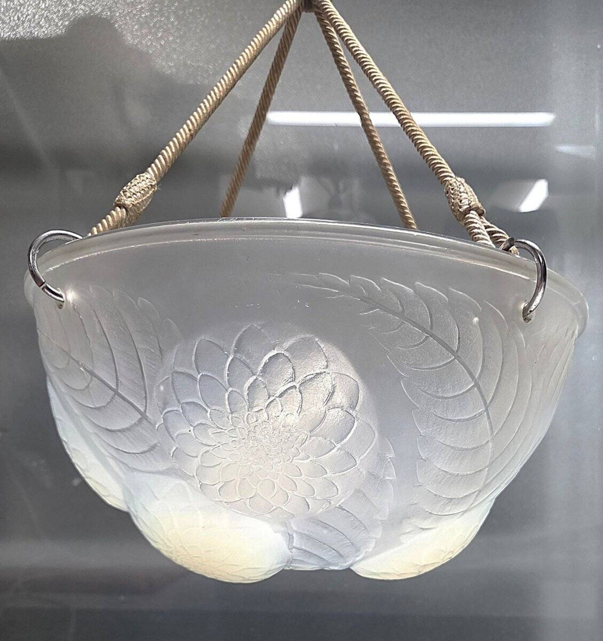 René Lalique, pendant light, opalescent chandelier, "Dahlias", signed, excellent condition.