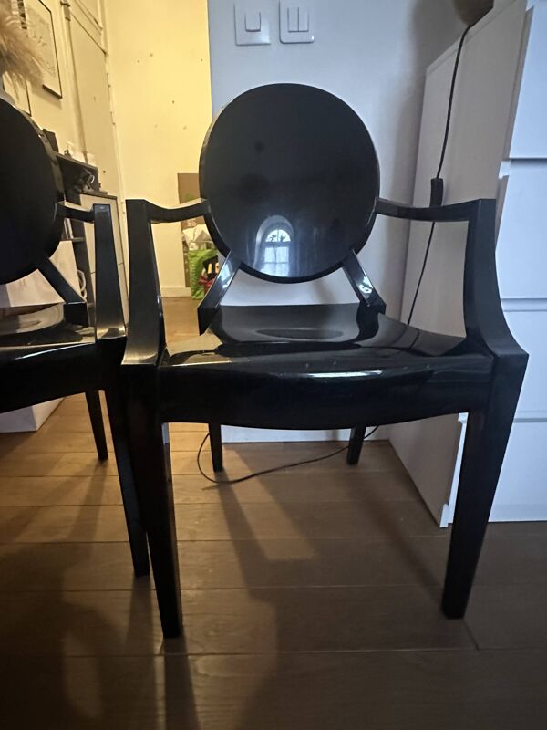 Chaises Louis Ghost de Philippe Starck