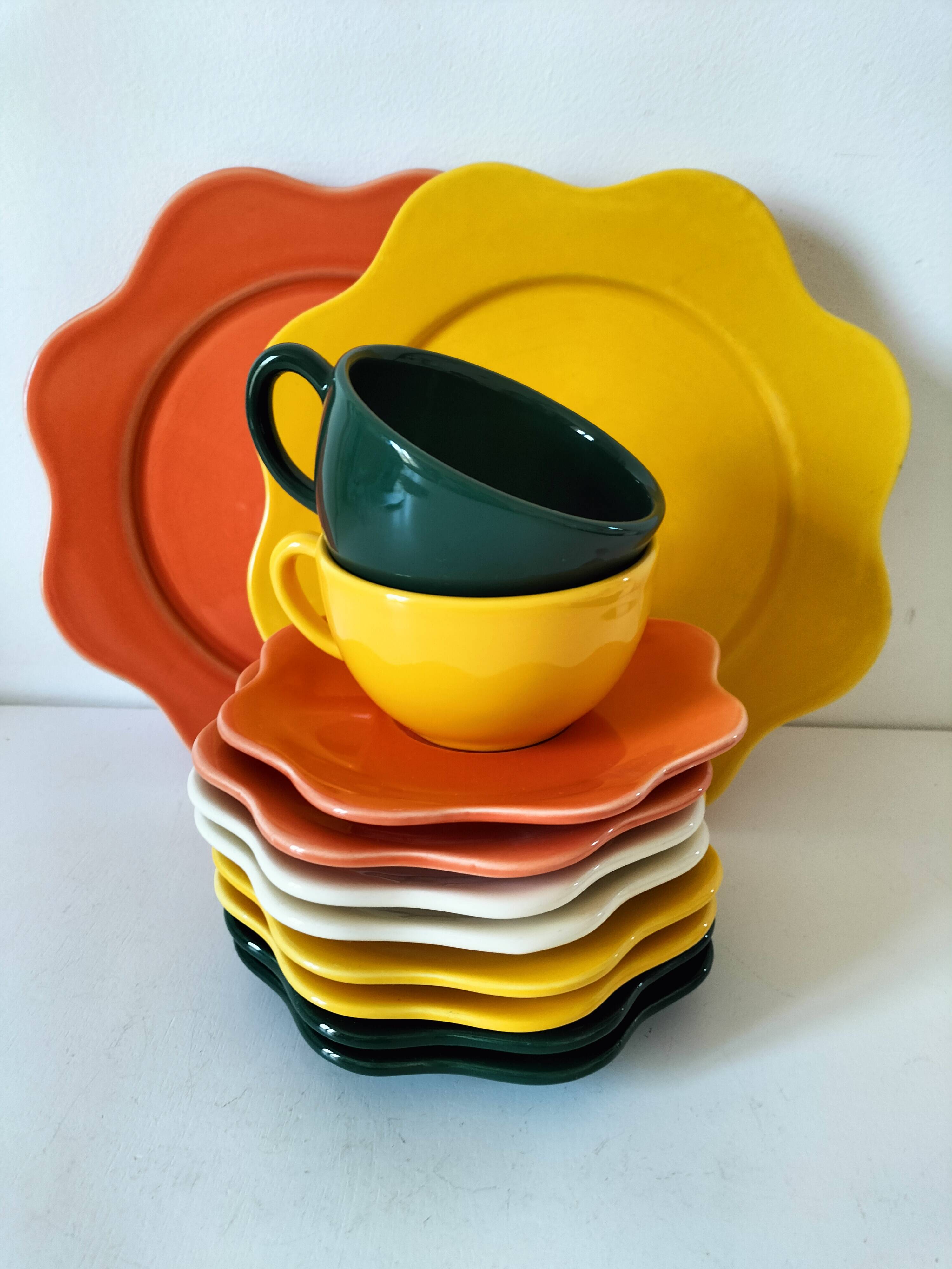 Ensemble de 12 pièces en céramique émaillée forme fleur