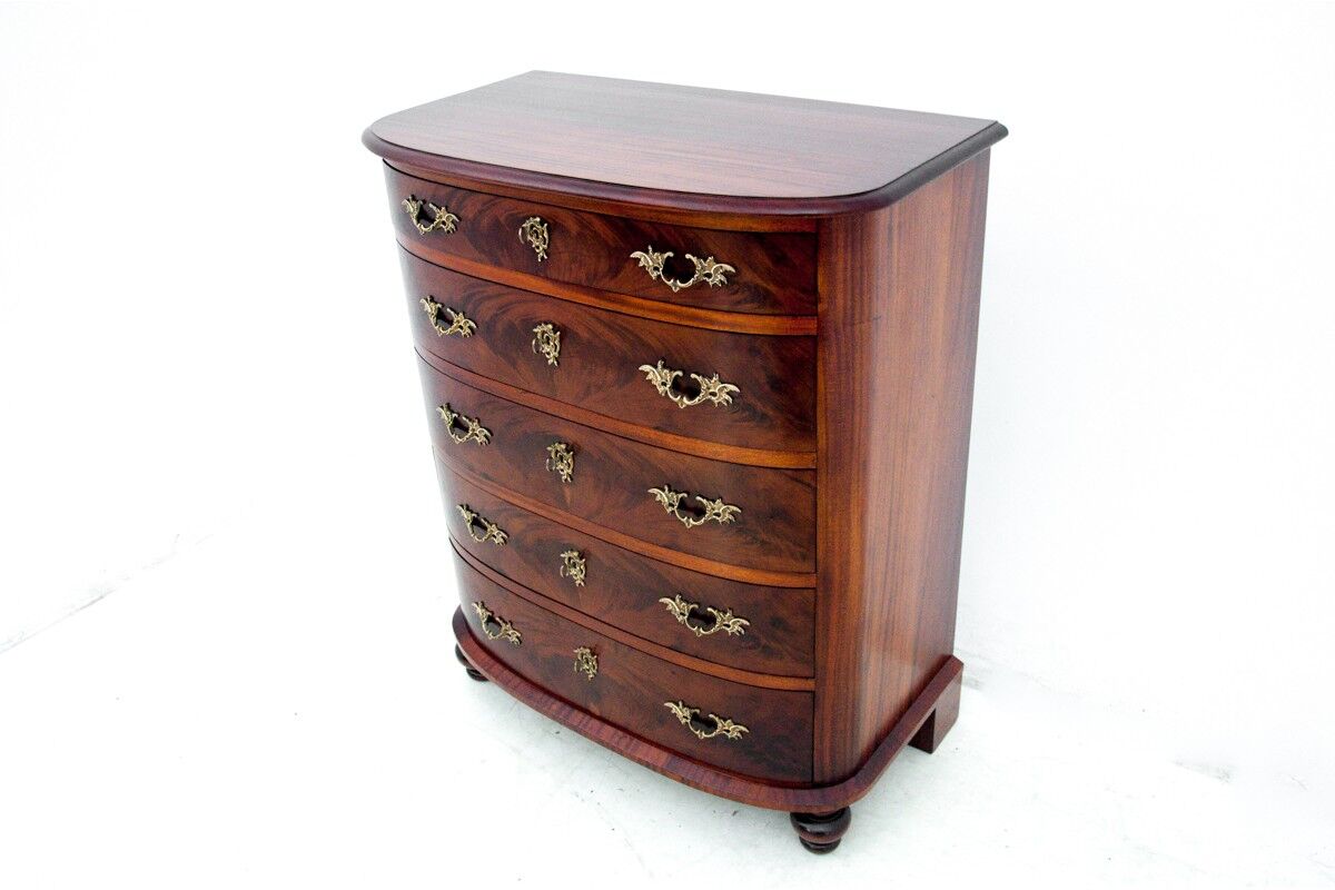 Commode antique, Europe du Nord, vers 1900
