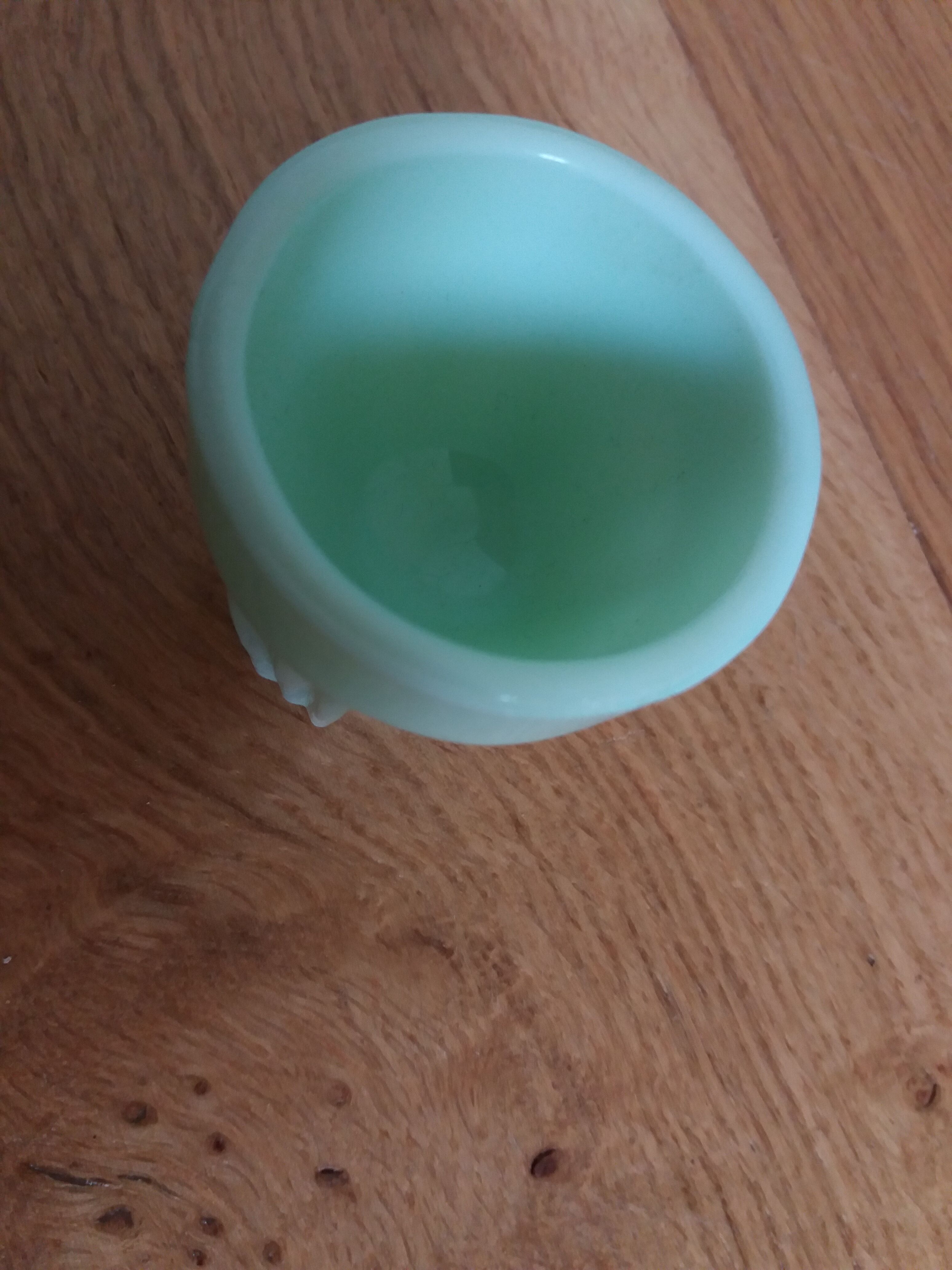 Coquetier opaline vert pâle art déco