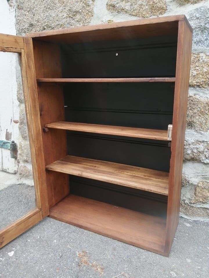 Storage cabinet