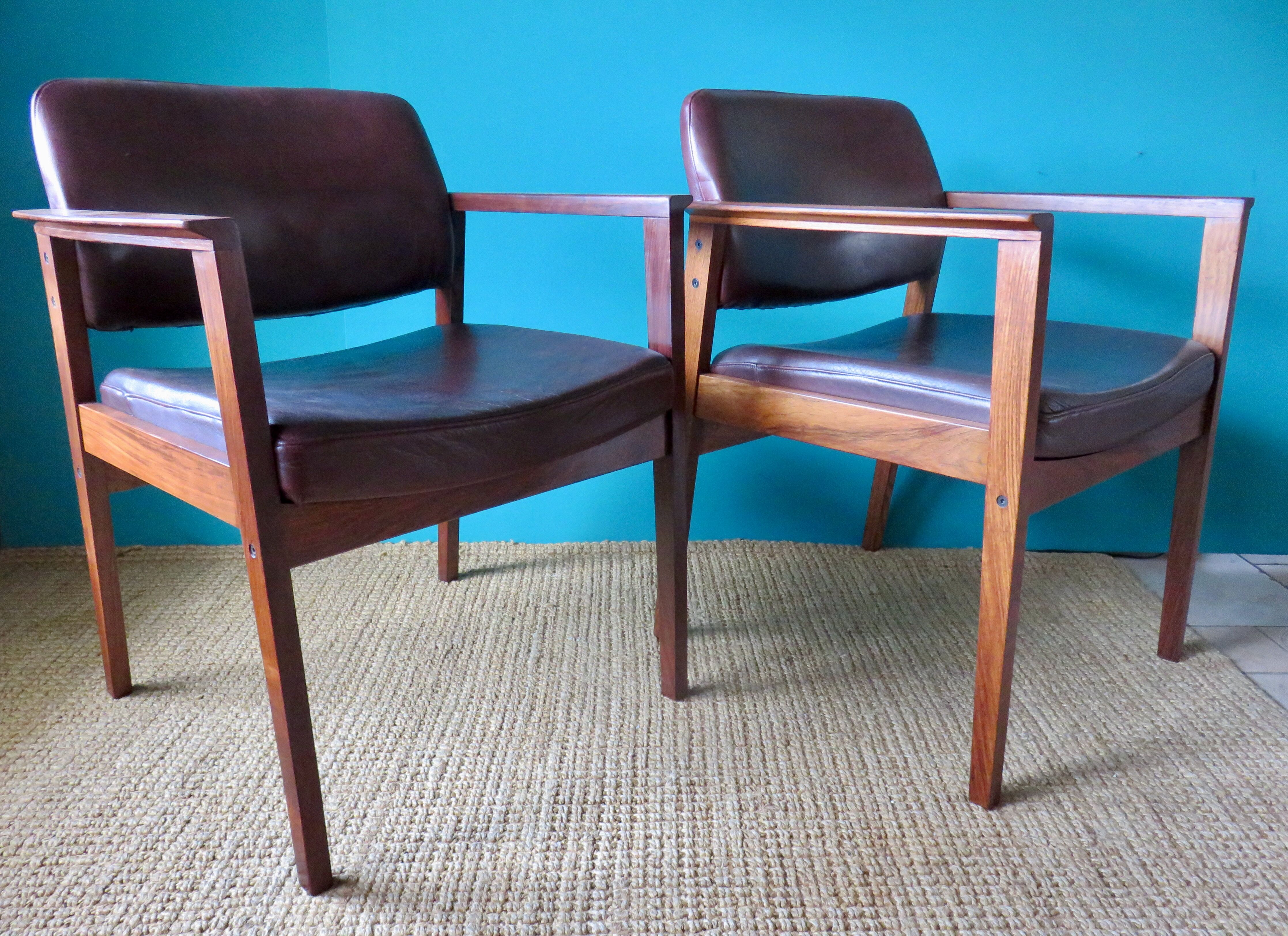 Pair of armchairs in Rio rosewood and plum leather, Denmark 1960