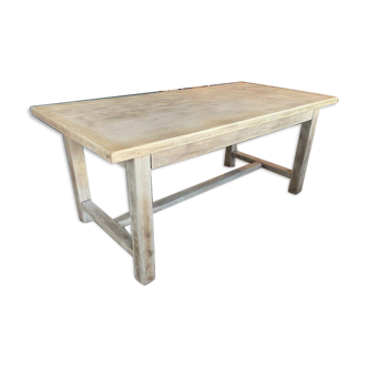 Farm table