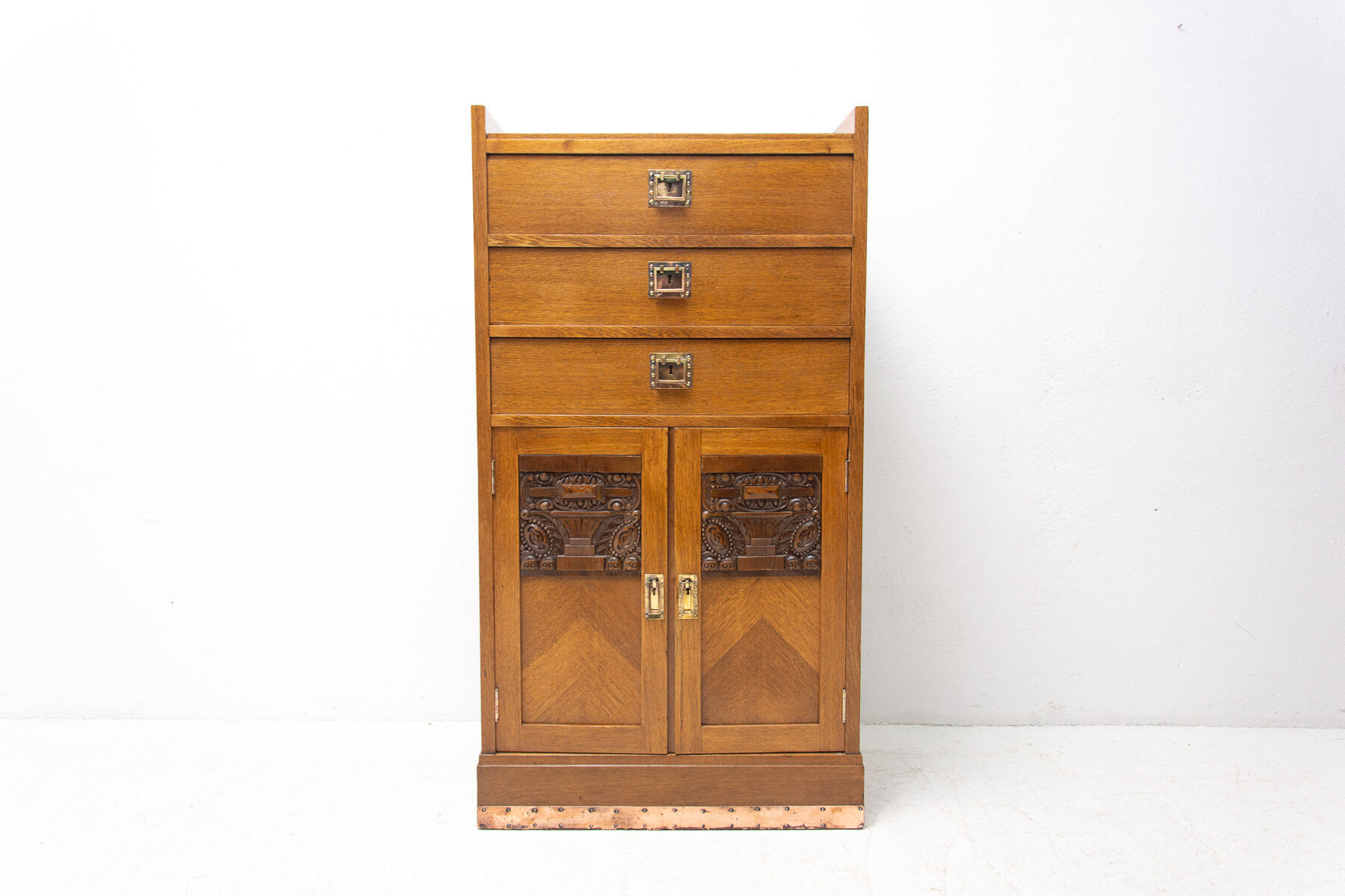 Viennese Secession chest of drawers, 1910