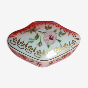 Boite en porcelaine