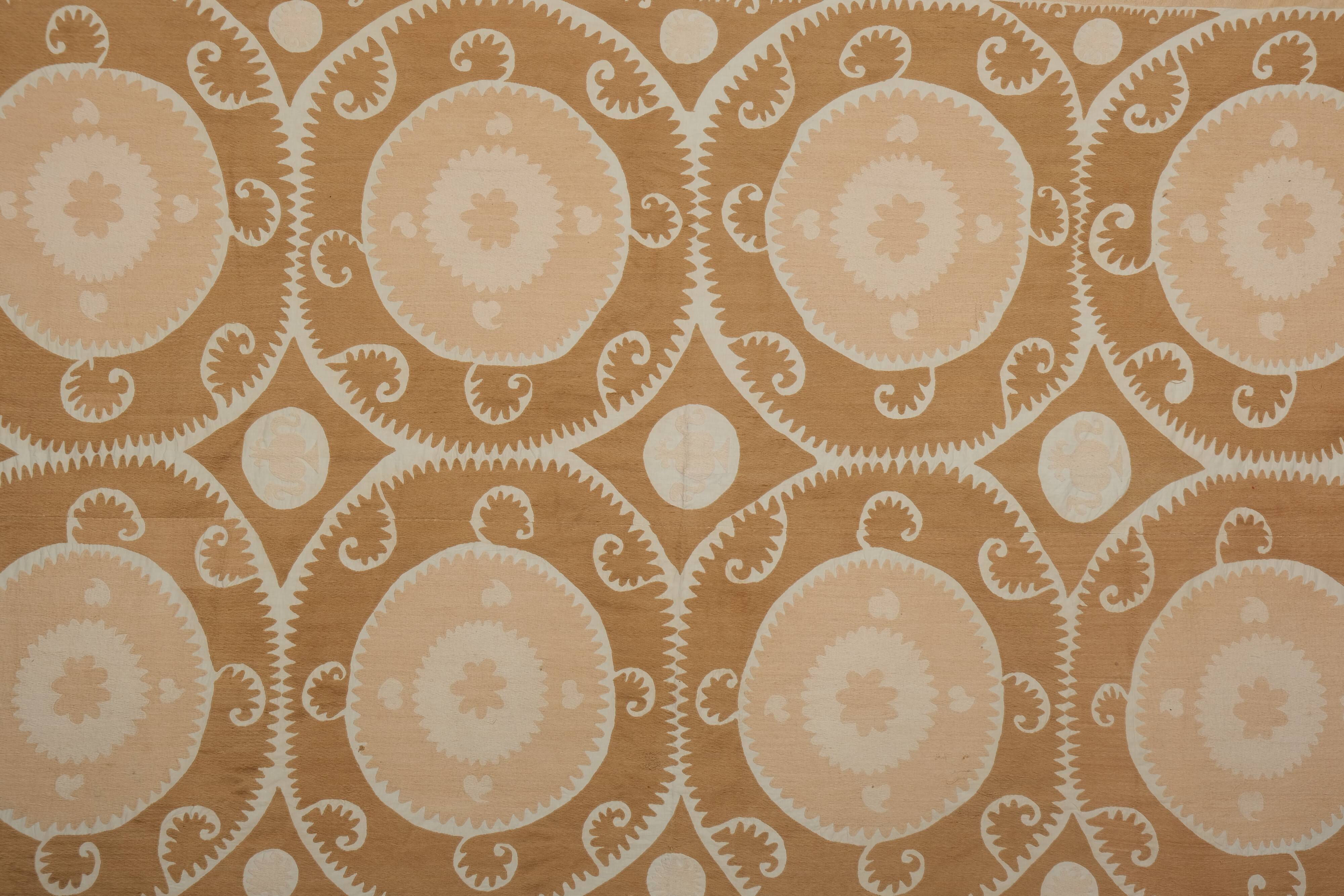 Suzani tapestry 230x370 cm