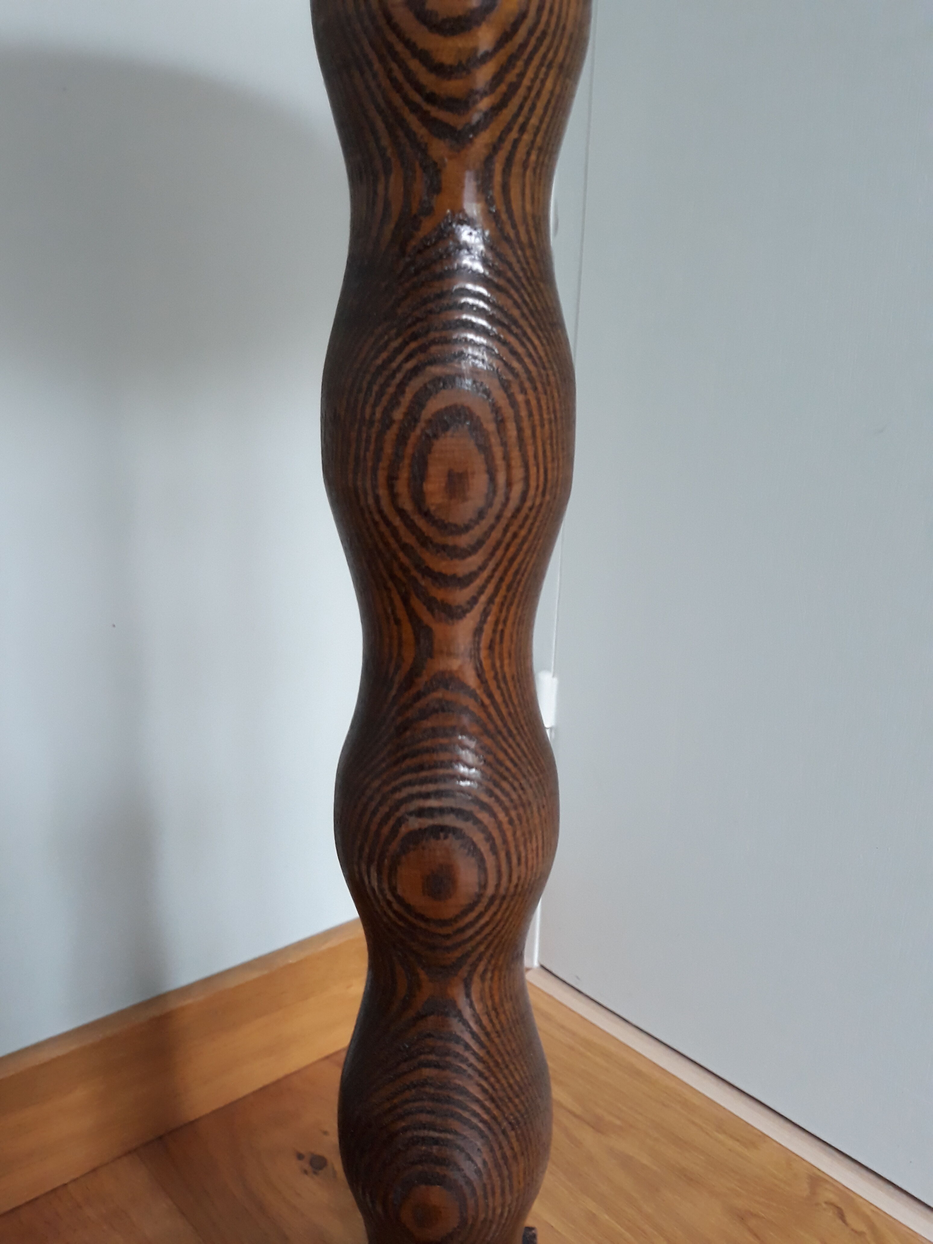 Rustic plant-holder harness in turned solid wood