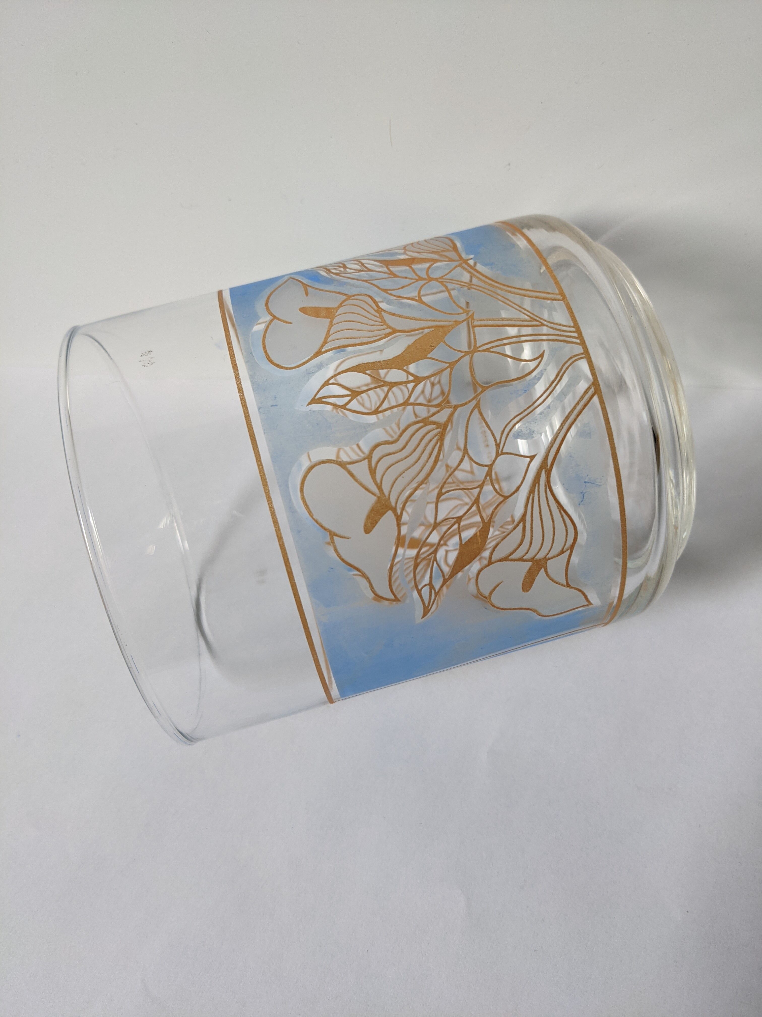 Wide vase decoration of white blue and gold lilies from decover italy - h: 12cm