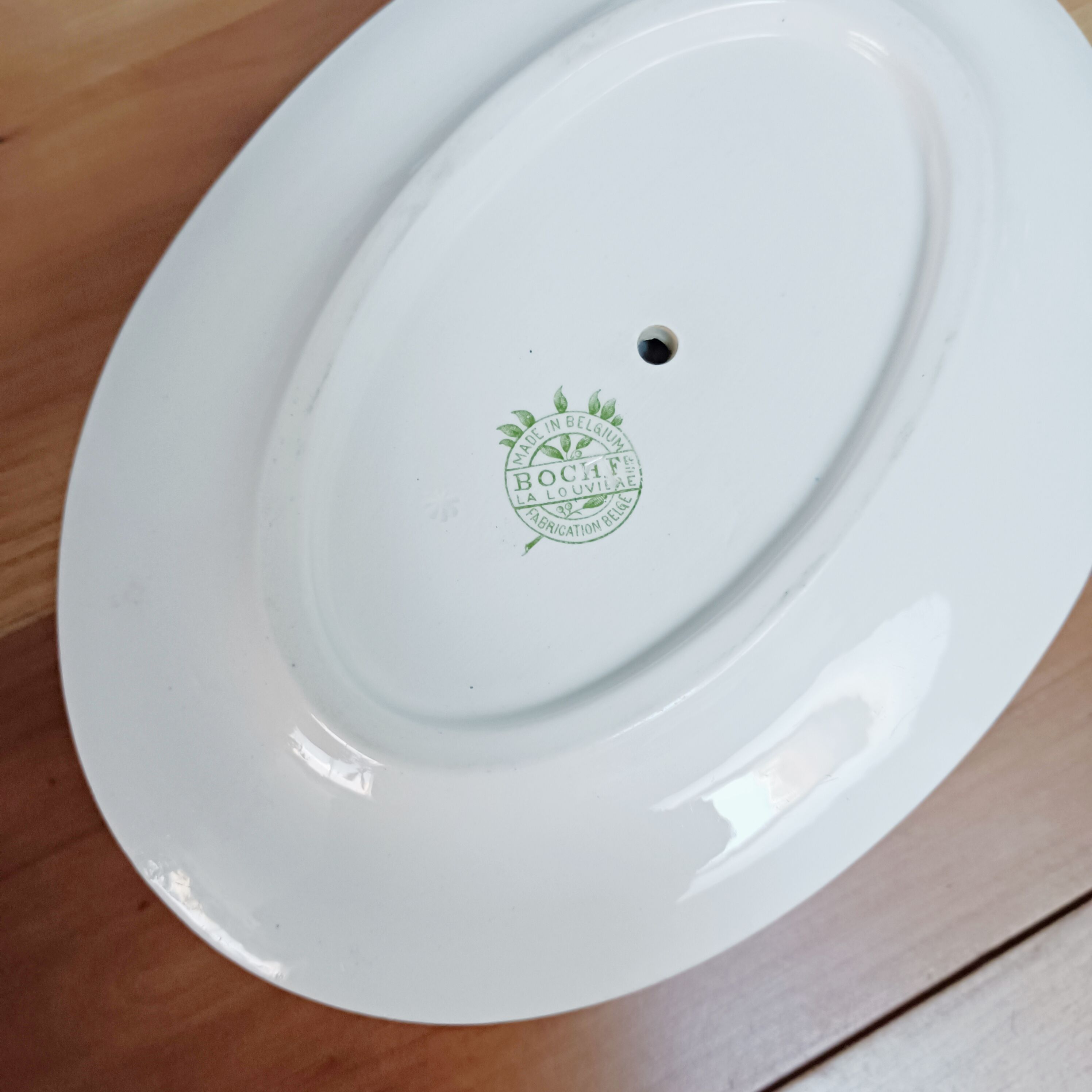 Old iron clay sauce boat BFK Boch La Louvière Laurier