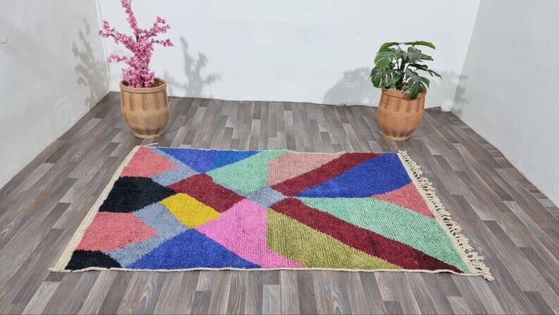 Pure wool rug with traditional coloured patterns, size 1.5/2.5 m.