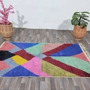 Pure wool rug with traditional coloured patterns, size 1.5/2.5 m.