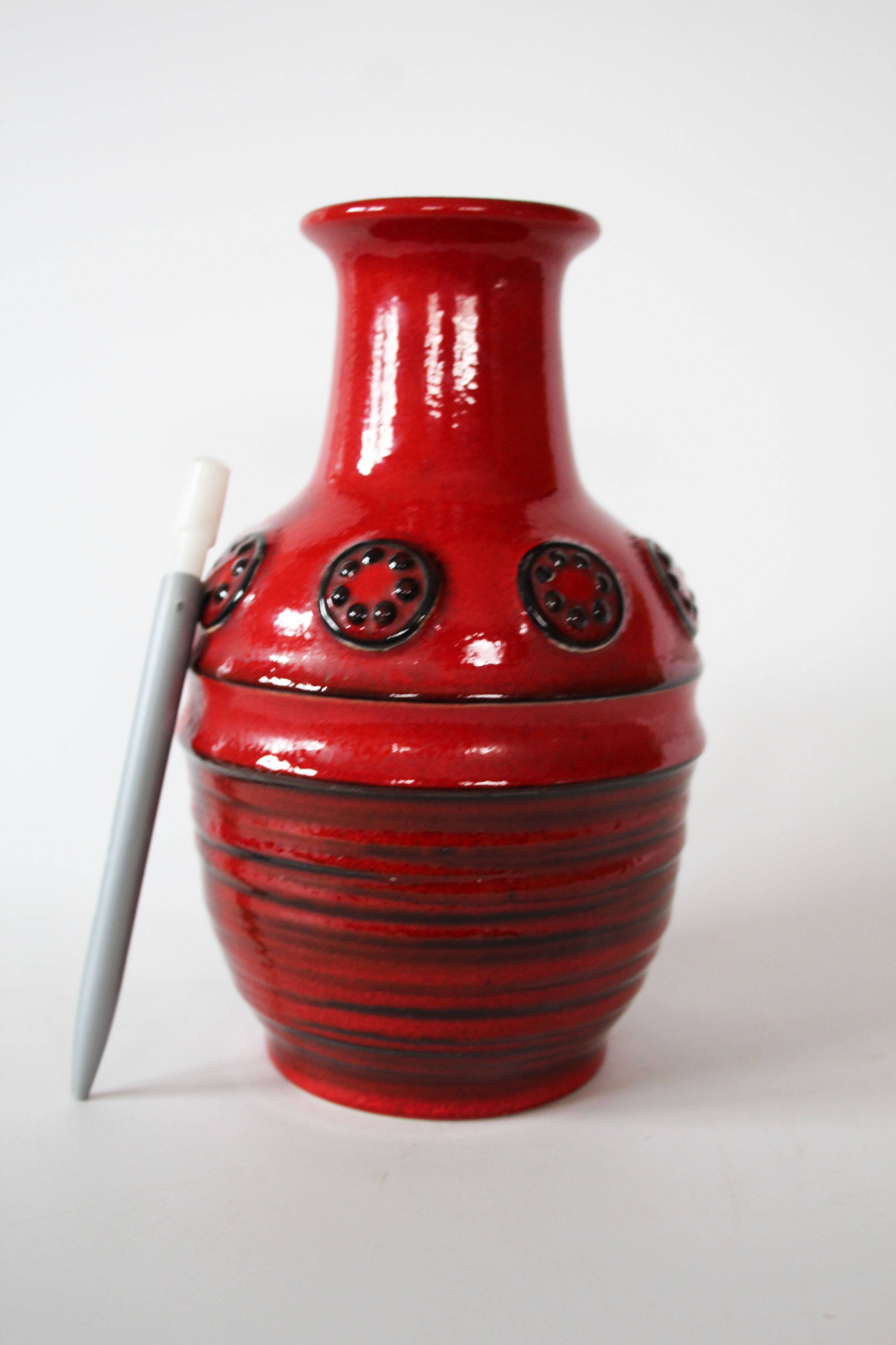 Vintage Vase en céramique rétro milieu du siècle, Allemagne, rouge
