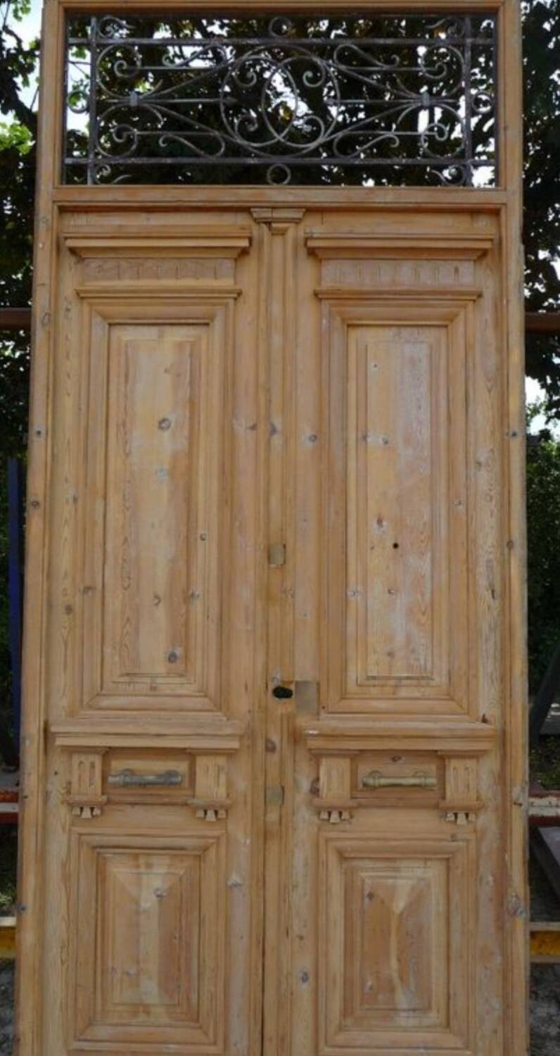 Double Haussmannian doors