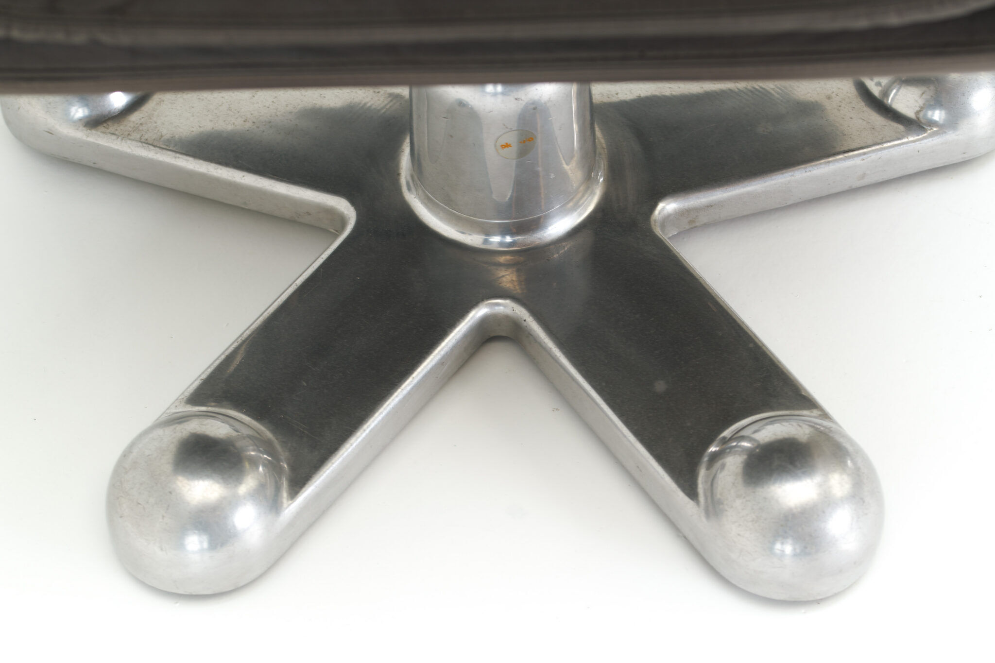 Chaise de bureau pivotante - Perry King et Santiago Miranda
