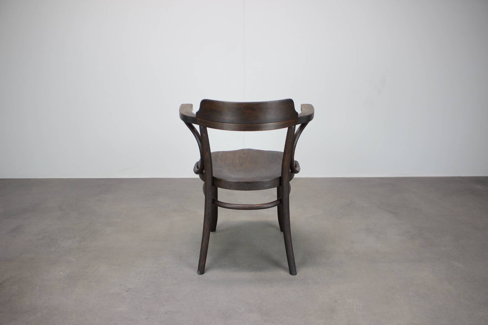 Vintage B3 armchair in bent wood, Czechoslovakia, 1920s