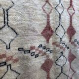 Old Berber carpet Marmoucha with pink and black patterns 2,82x2,11m