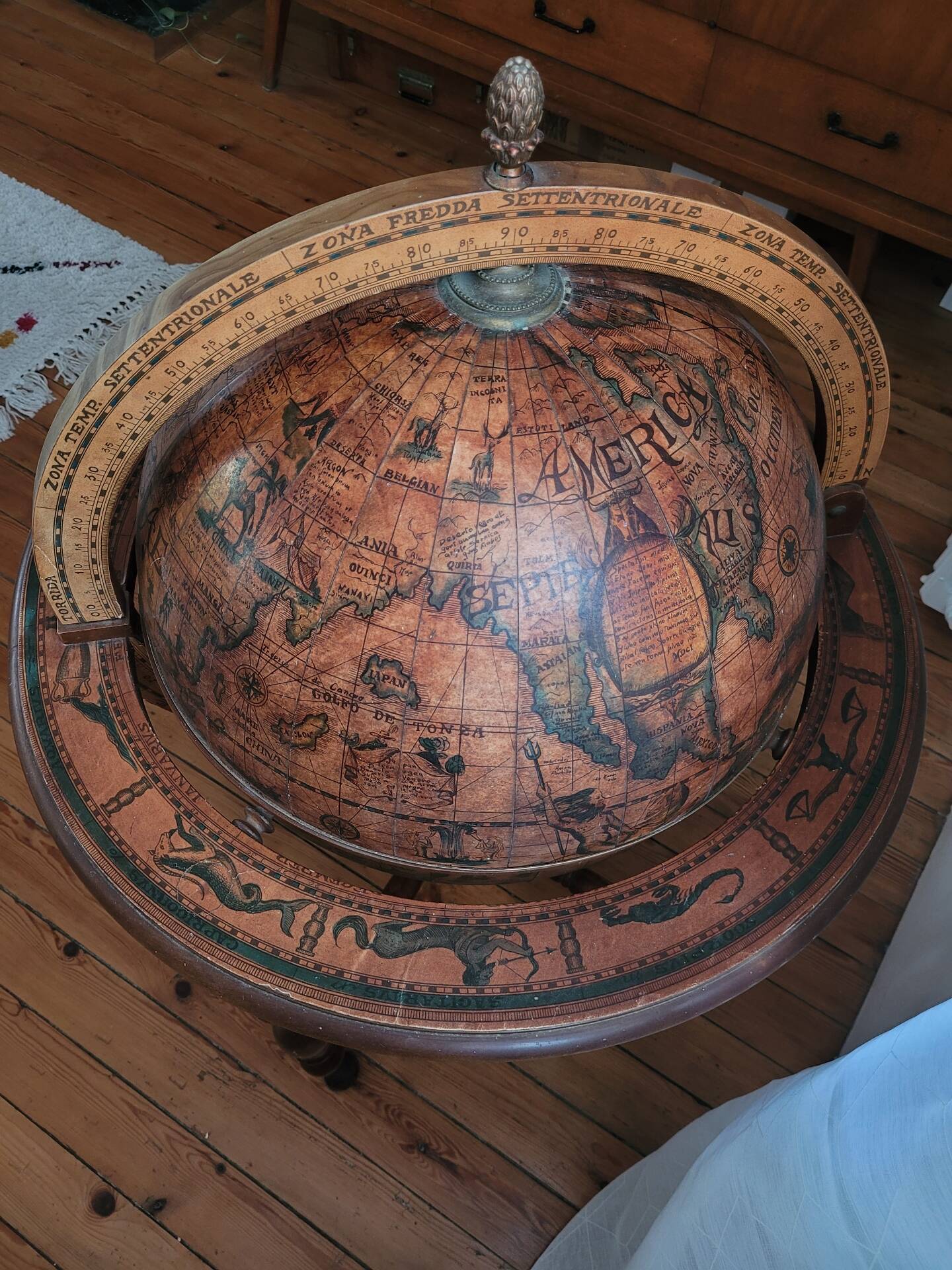 Vintage 70's world map bar