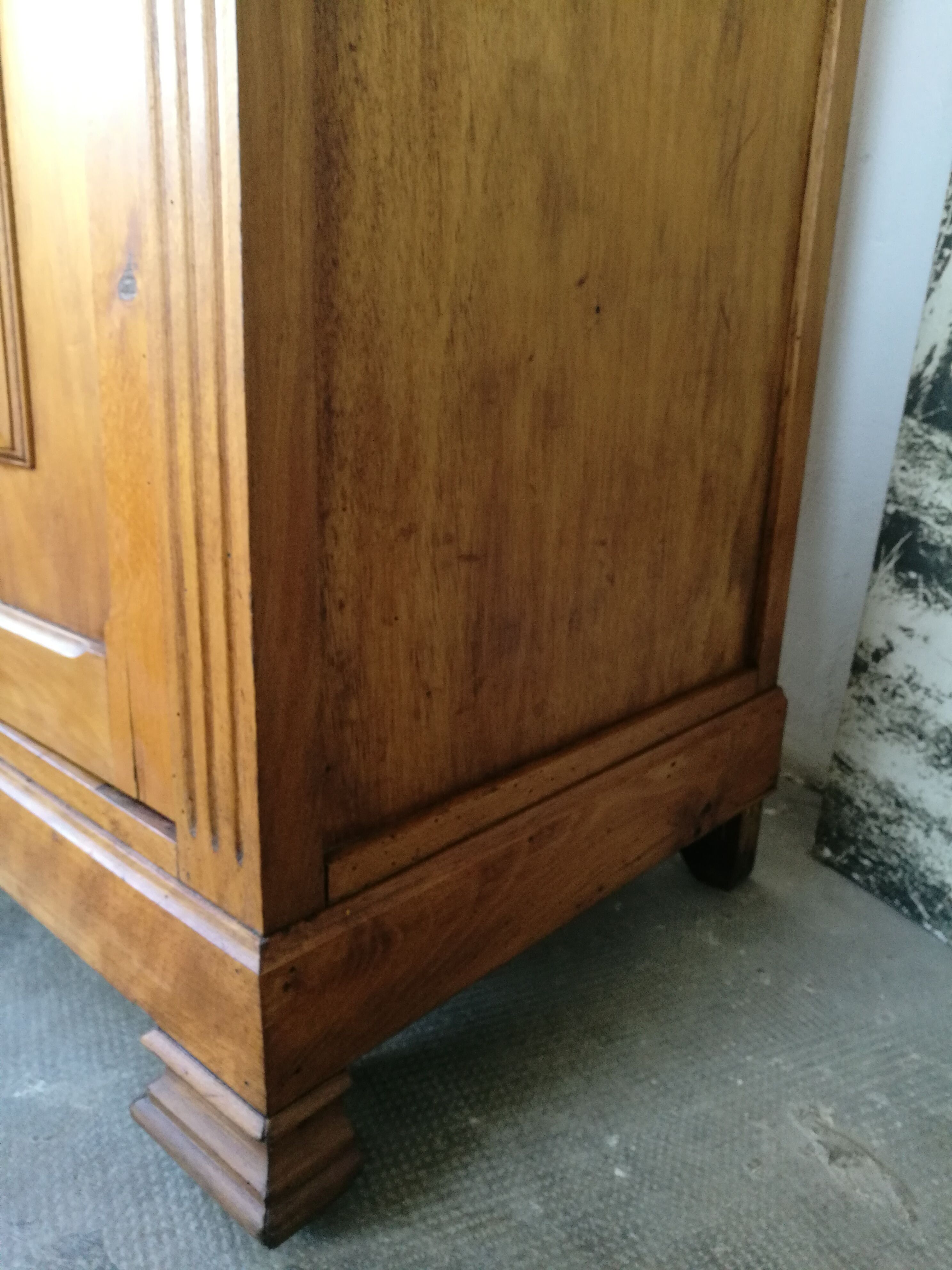 Buffet parisien, bois brut