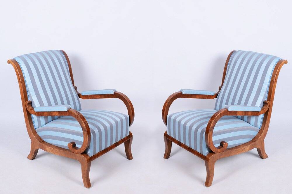 Biedermeier Armchairs in Oak, Spruce and Walnut, Austria, 1830s, Set of 2