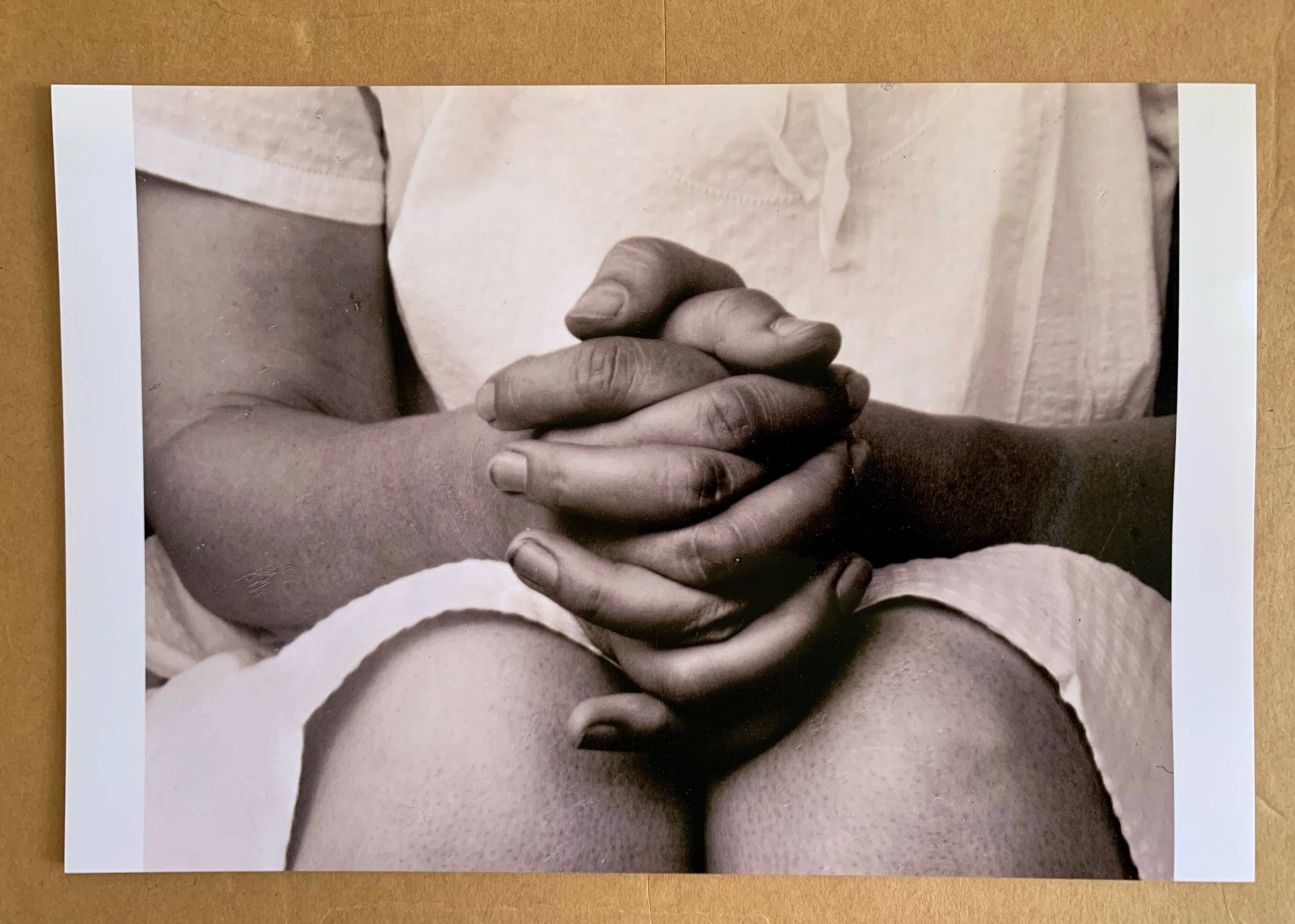 Alfred Stieglitz – Hands, 1933 L'élégance du geste en noir & blanc