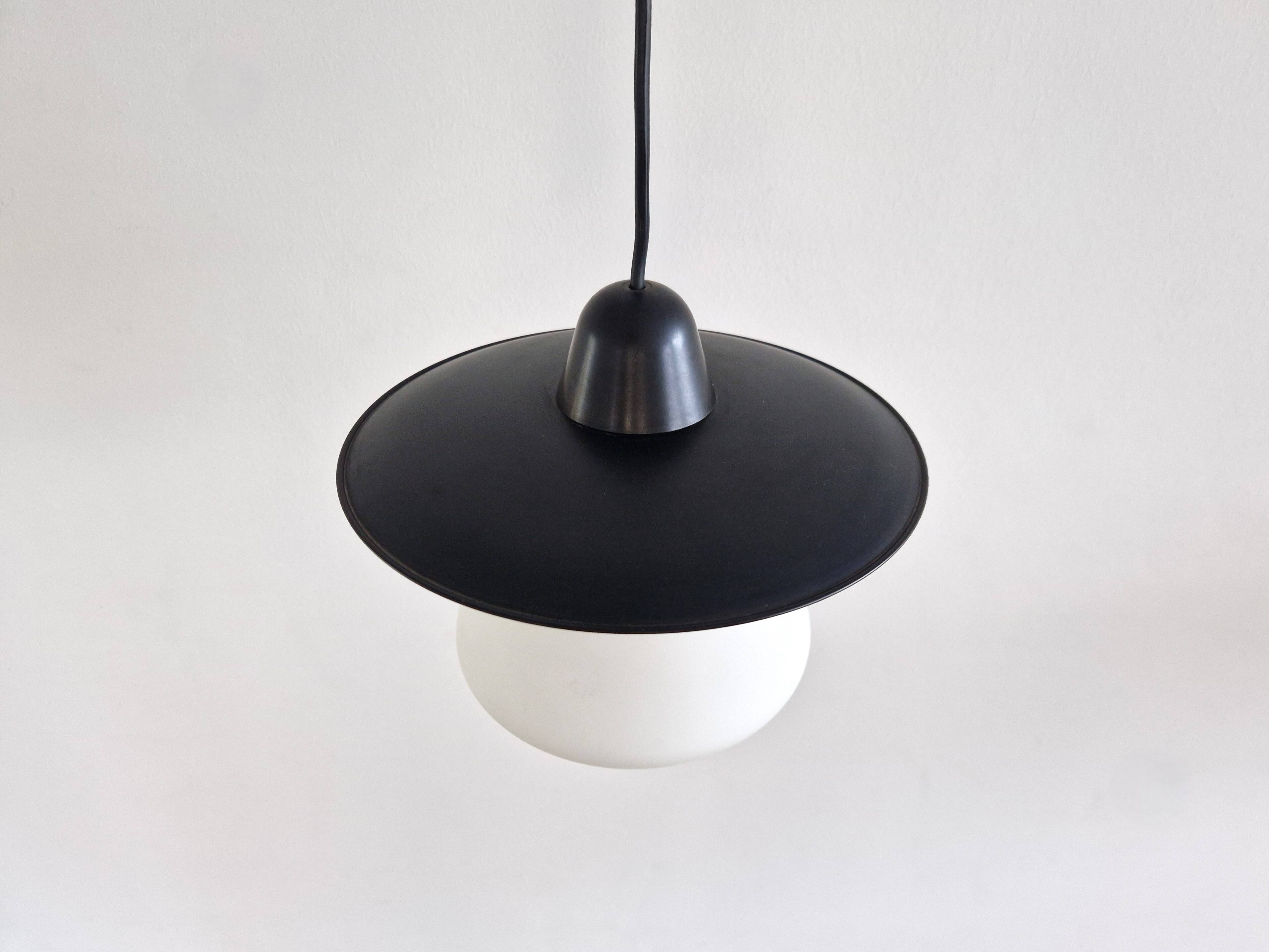 Set of 2 pendant lamps in black and white, 1950's