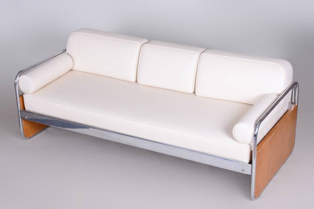 Bauhaus Tubular Sofa in Oak, Chrome-Plated Steel & High Quality Leather attributed to Hynek Gottwald, Czech, 1930s