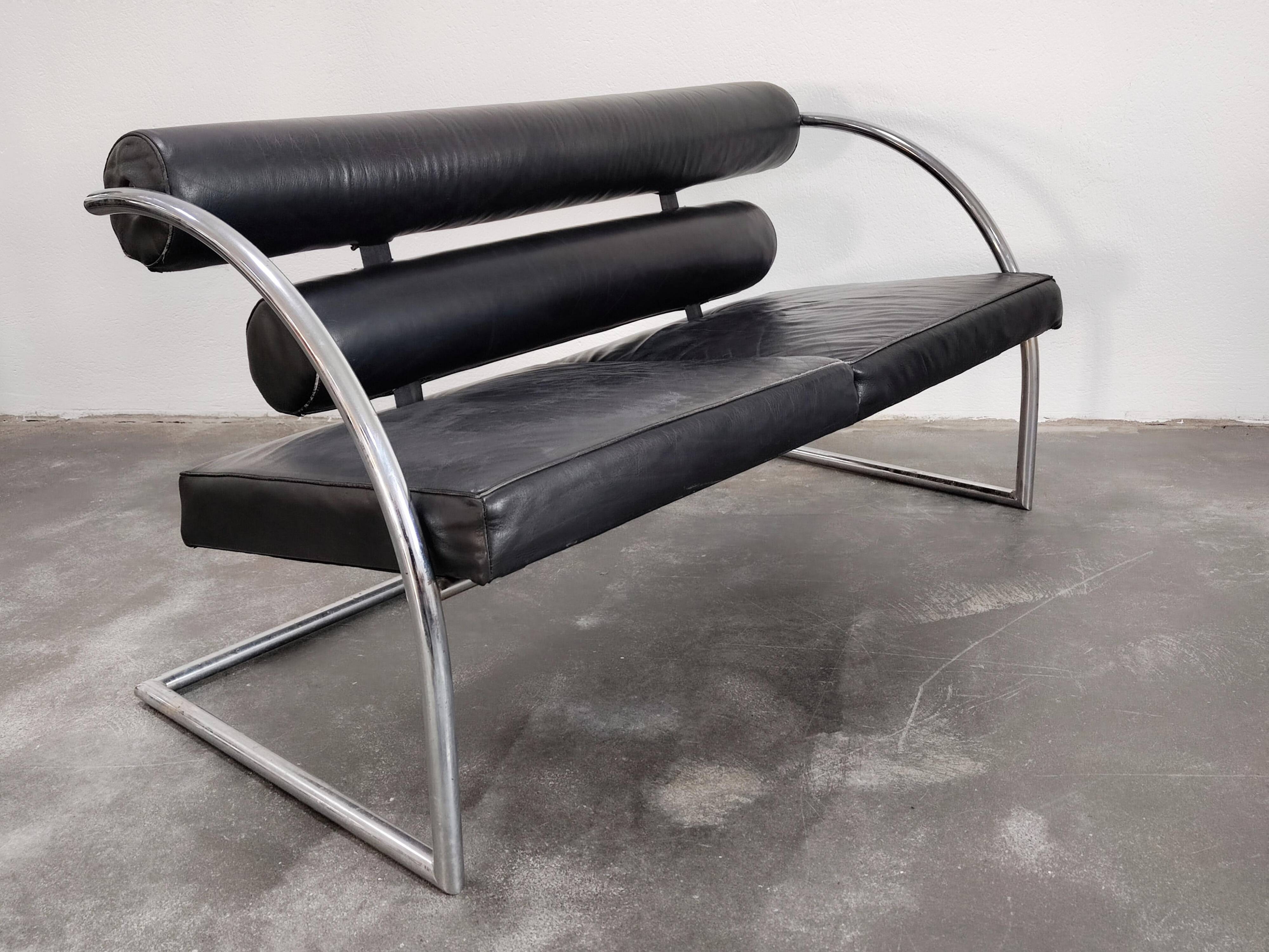 Canapé deux places cuir style Bauhaus Suisse 1970s