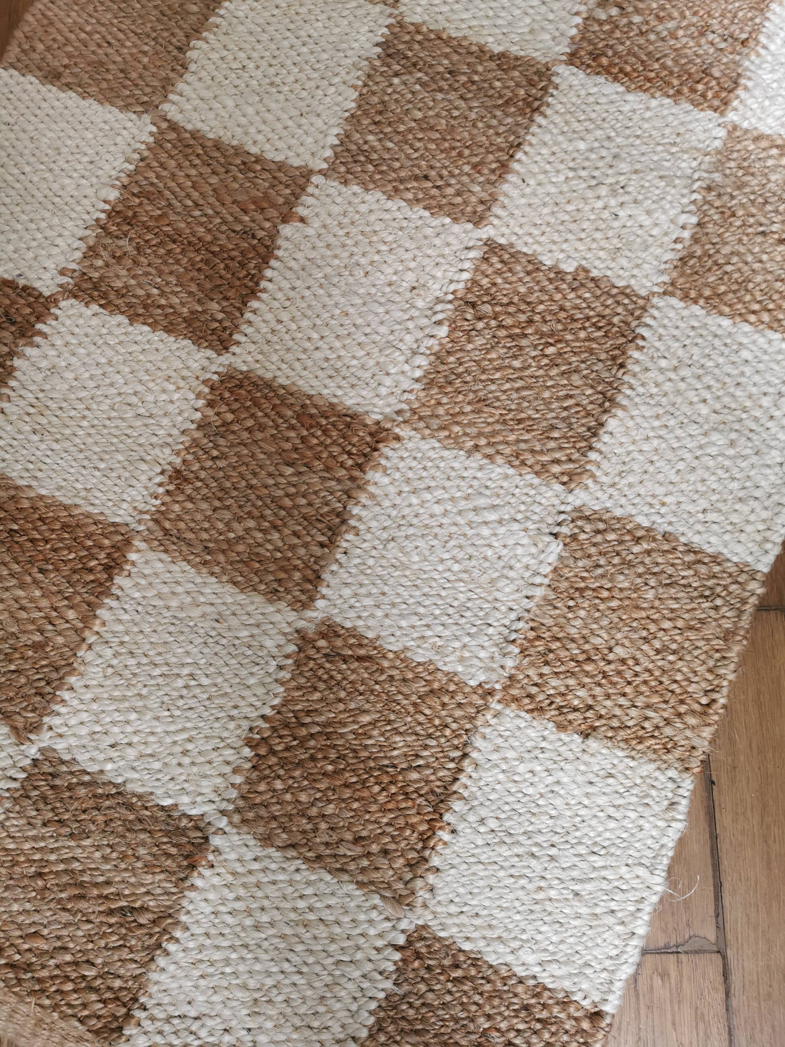 Checkered jute rug
