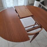 Round teak table in Scandinavian design from the late 1960s.