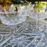 6 champagne glasses on set