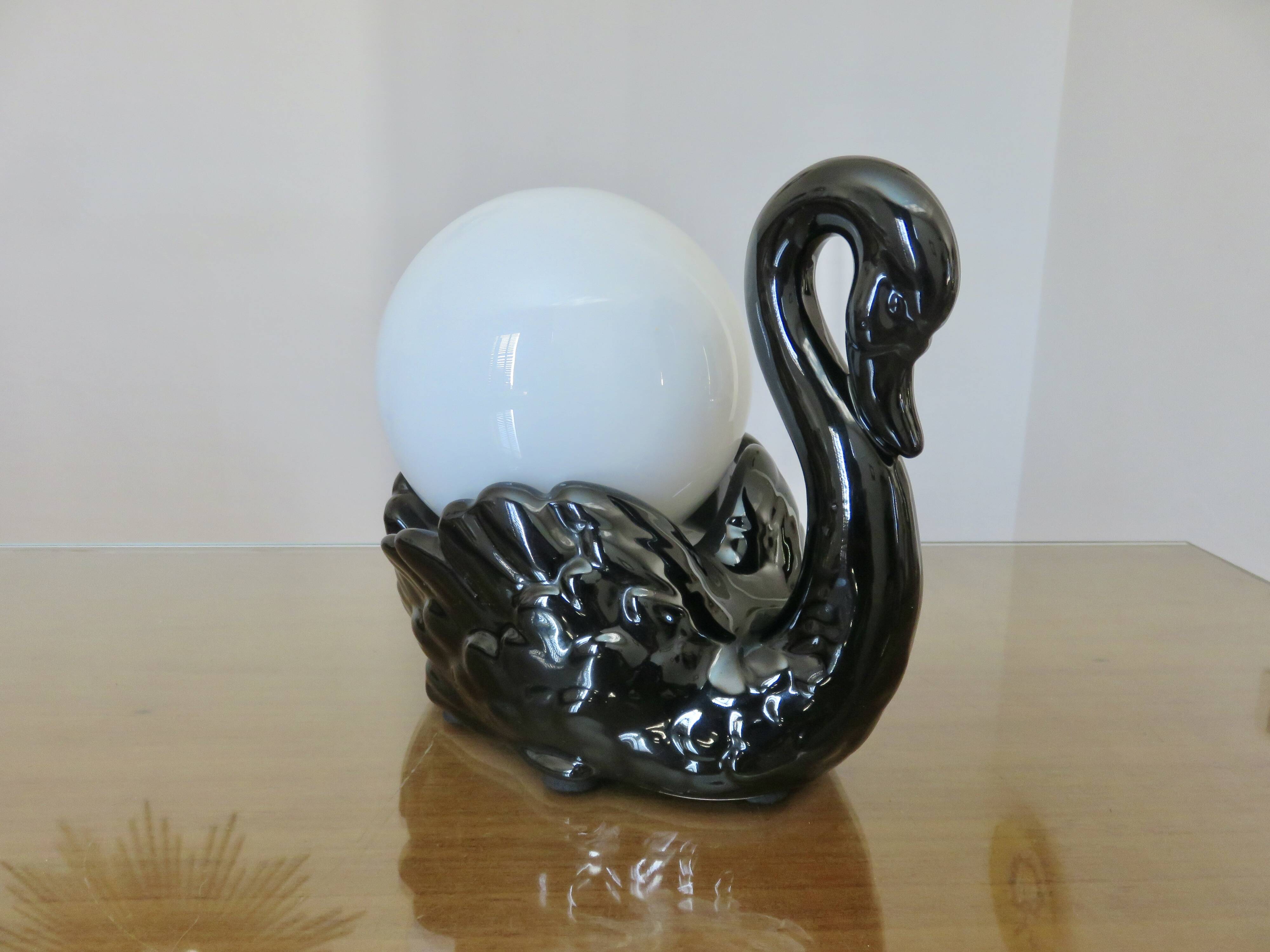 "Black swan" lamp in ceramic and opaline, 70s-80s