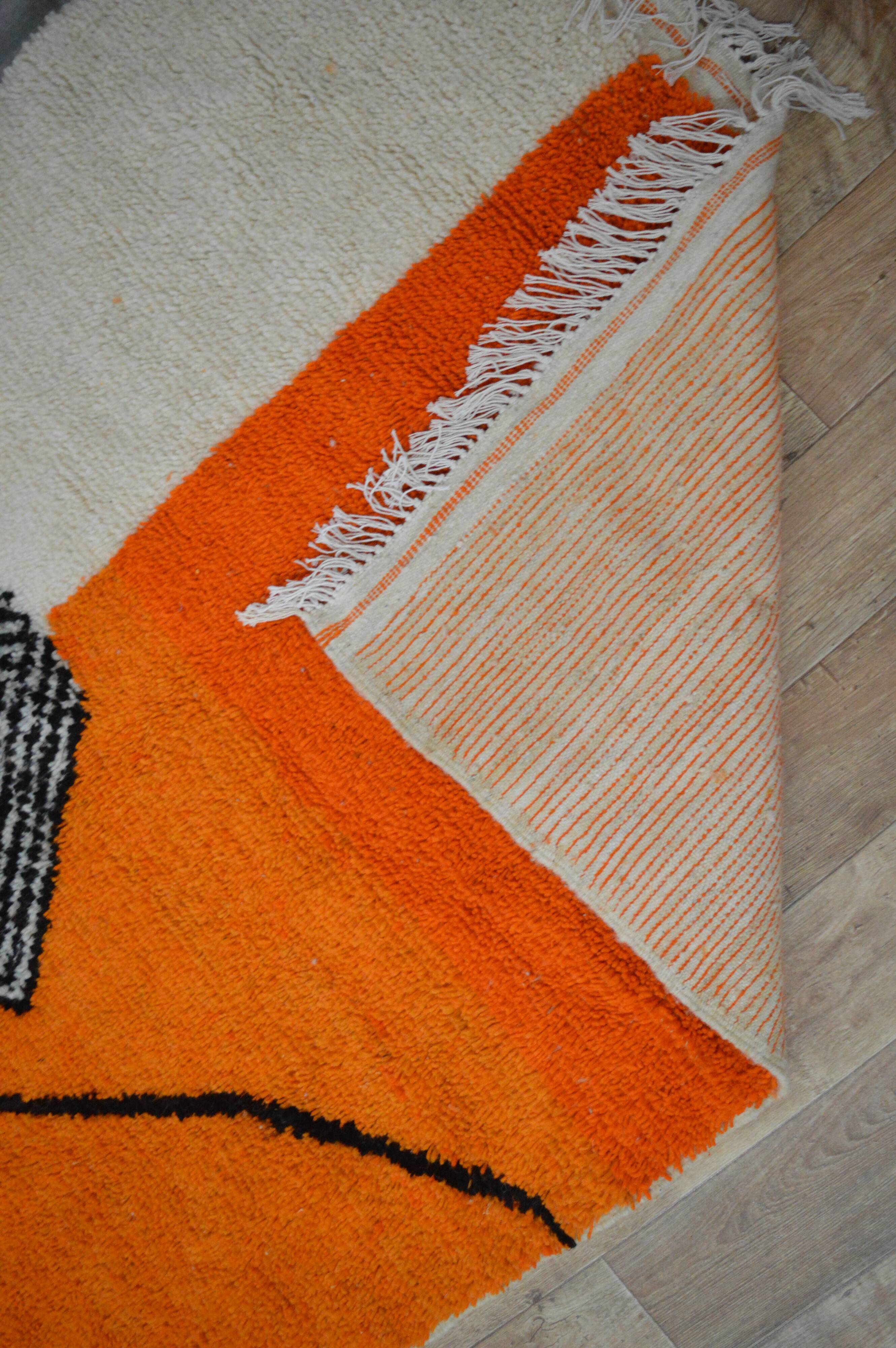 Handmade moroccan berber carpet 253 x 146 cm