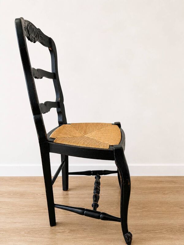 Chaise de style Louis XV en bois – assise en paille