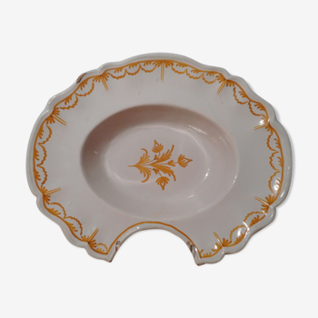 Old beard dish in faience of the south of the France 18 century in yellow camaieu