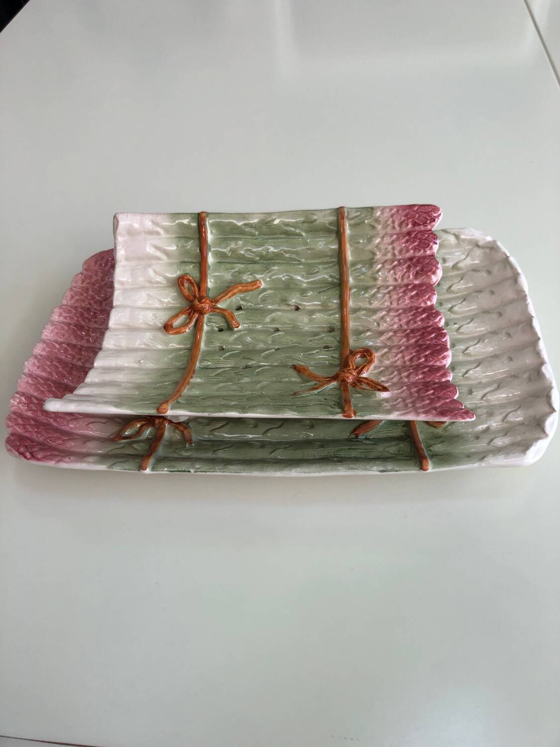 Old asparagus barbotine service