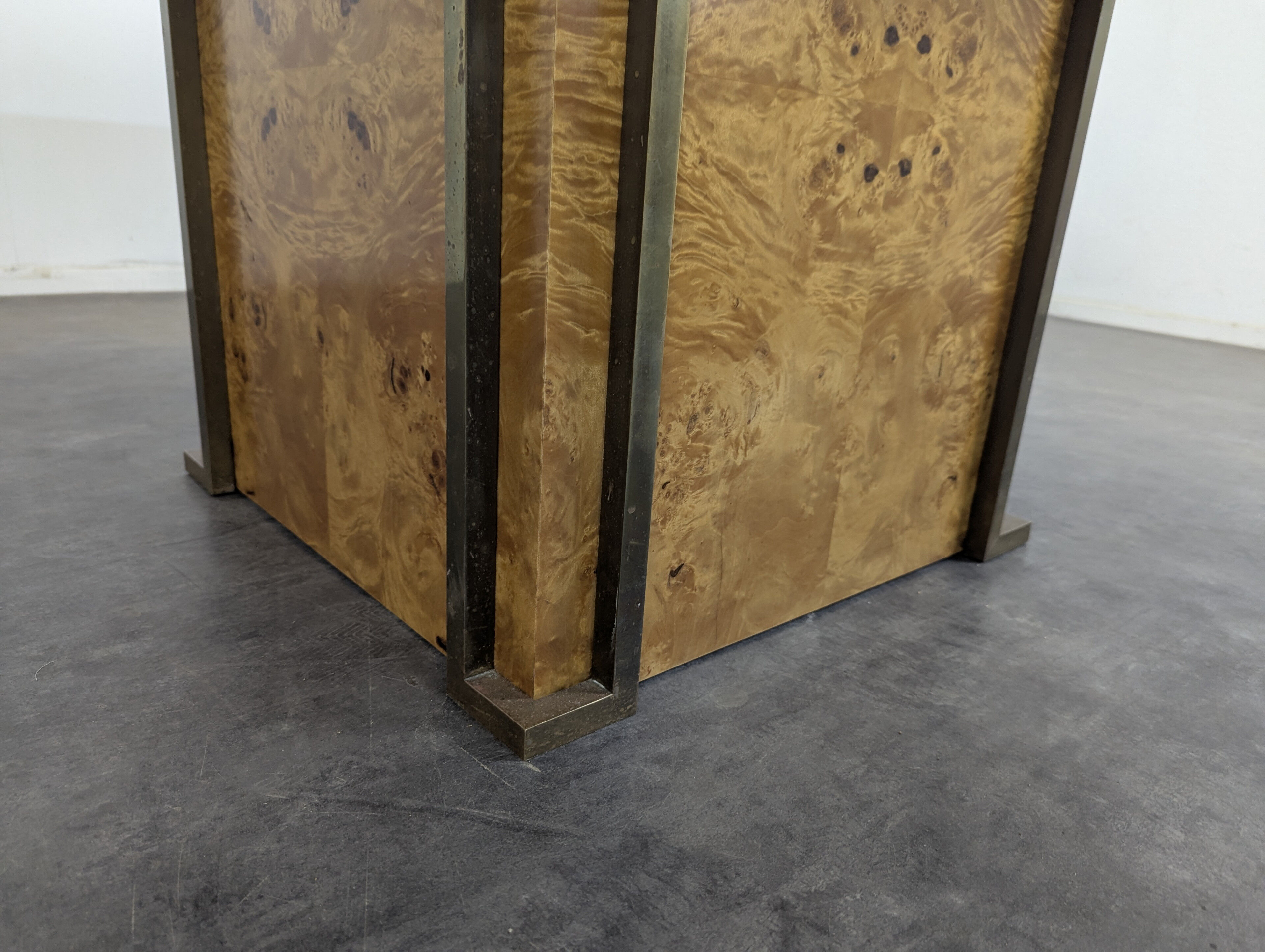 Table en ronce de noyer de Jean Claude Mahey