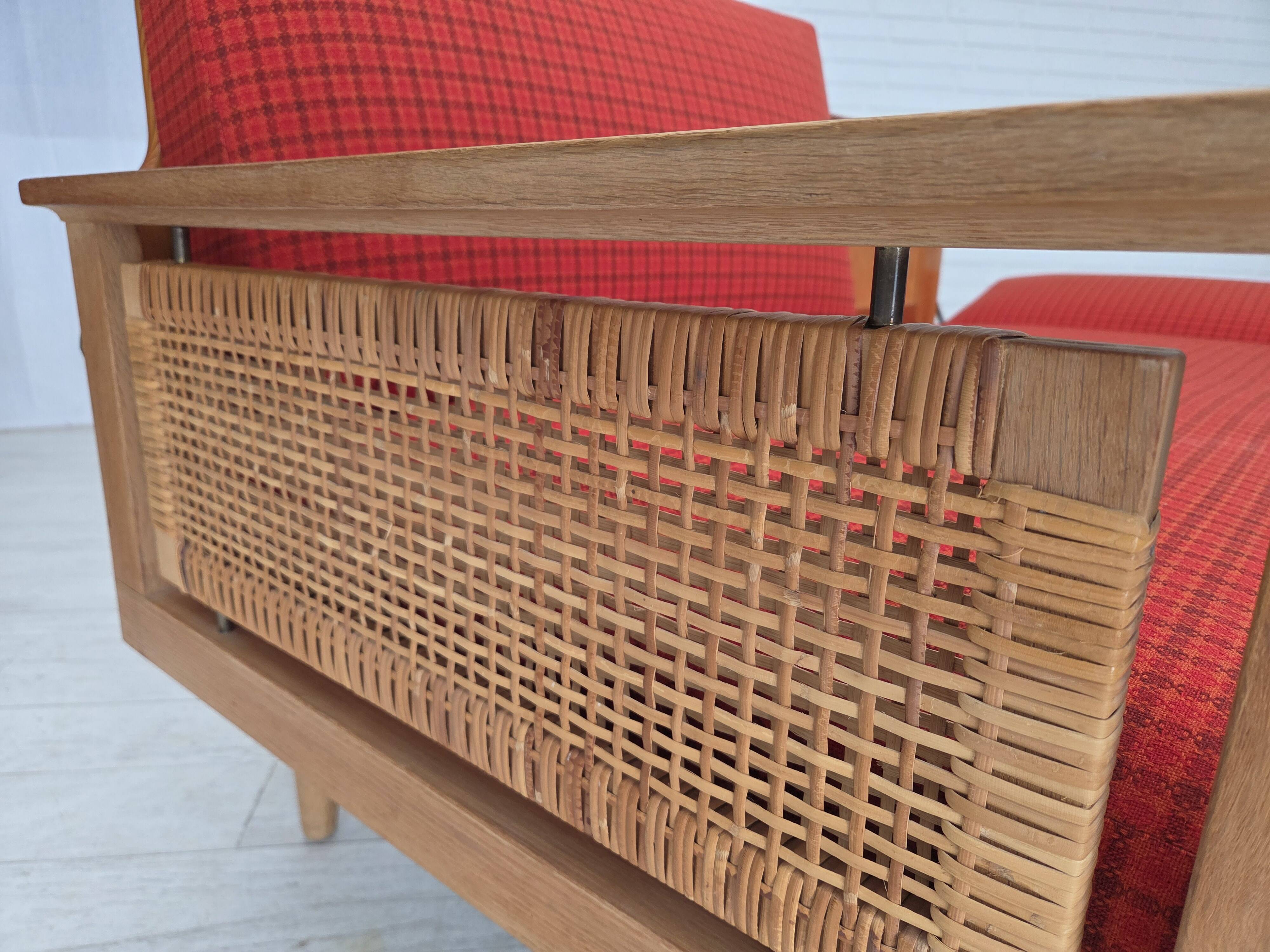 1970s, Danish drop-arm daybed/sofa by Illum Wikkelsø, furniture wool.