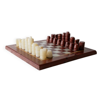 Jeu d’échecs vintage en marbre avec incrustation de métal, pièces en pierre, années 1960