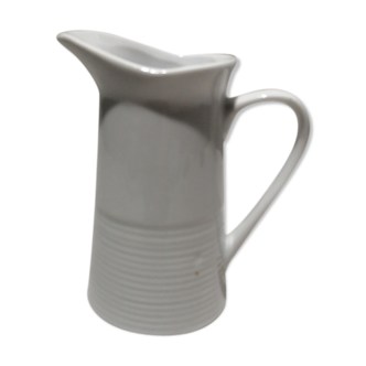 Porcelain milk pot