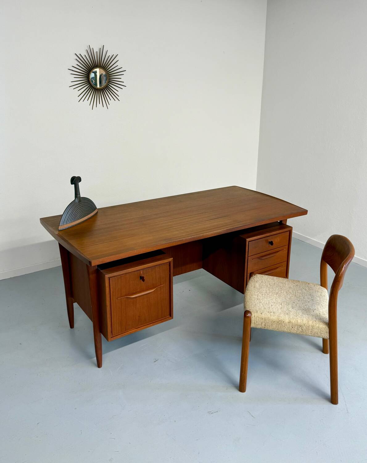 Scandinavian design desk Swiss Teack 70s vintage teak