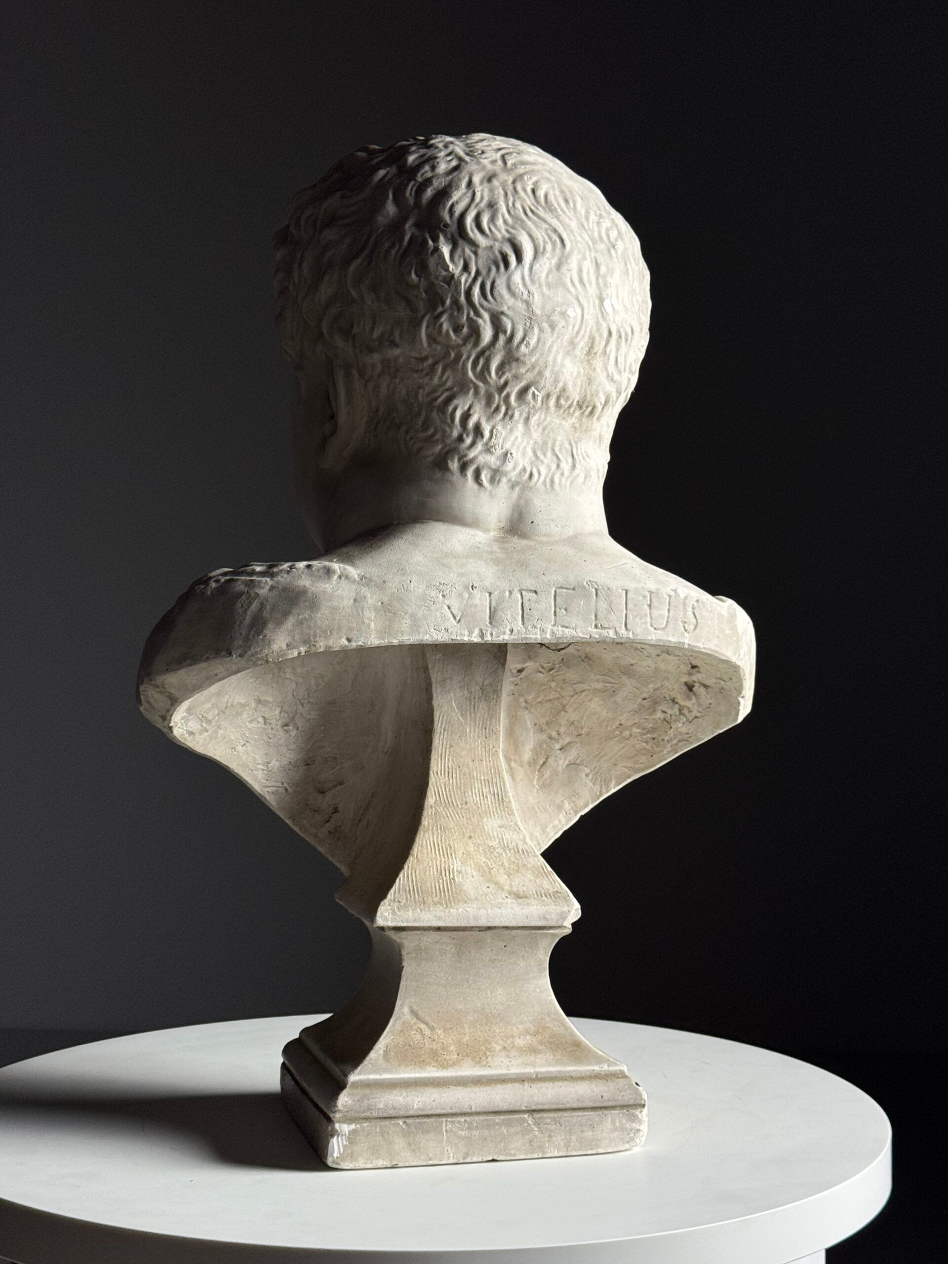 Buste de Vitellius en plâtre romain, 20e siècle.