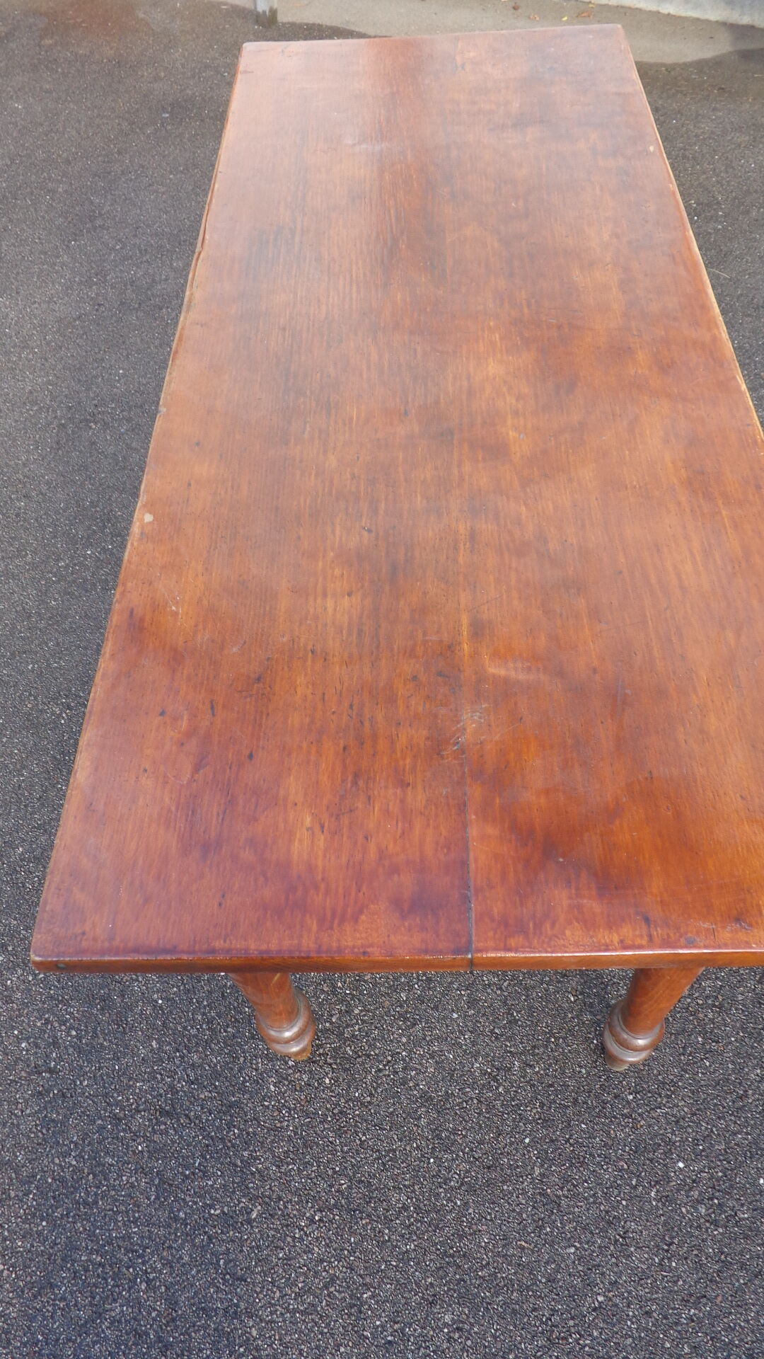 Table with turned legs