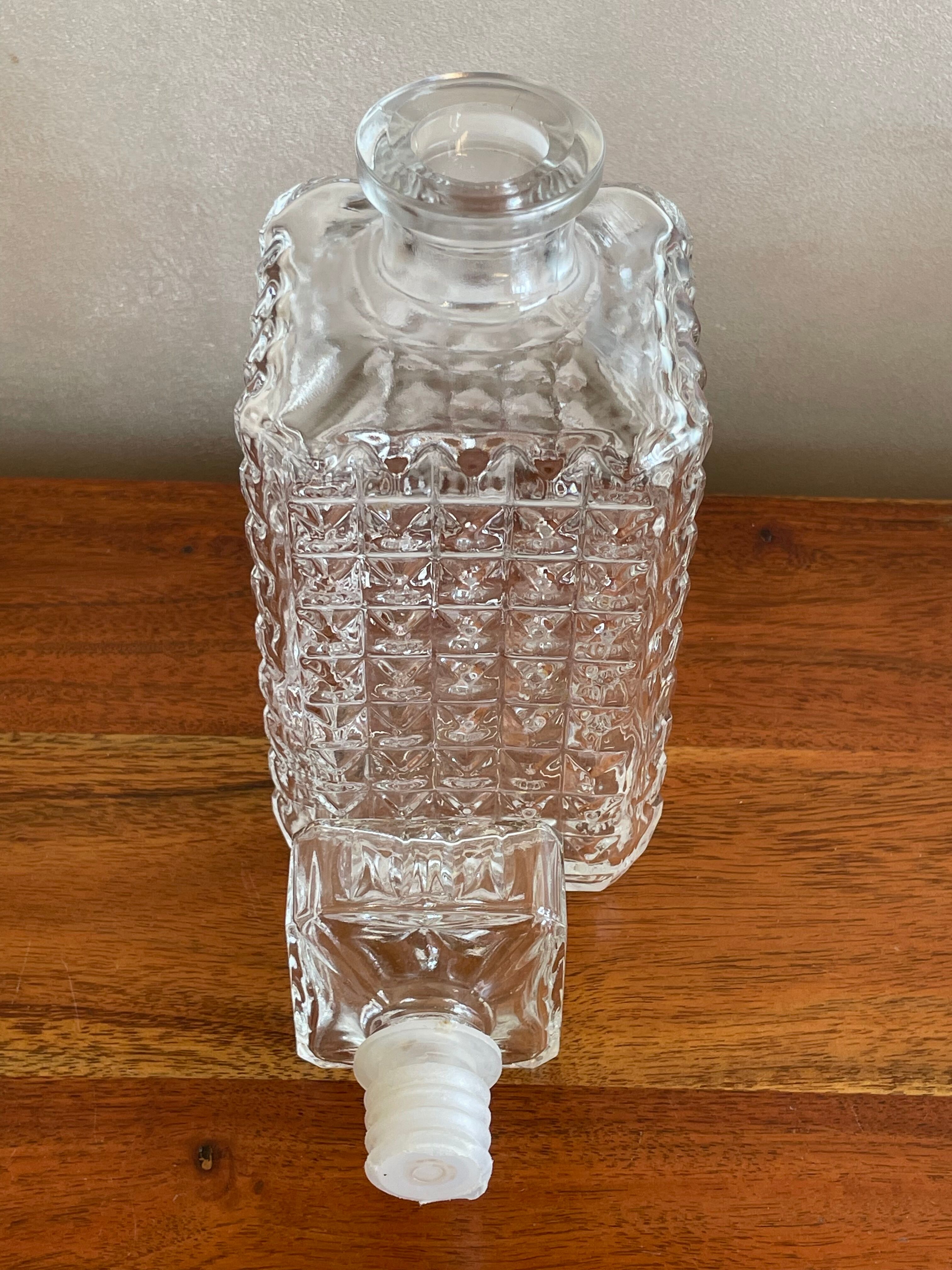 Glass whisky decanter