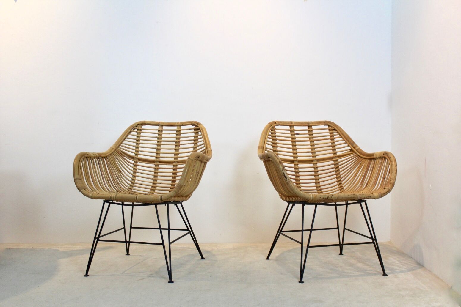 Gorgeous dutch wicker & steel chairs