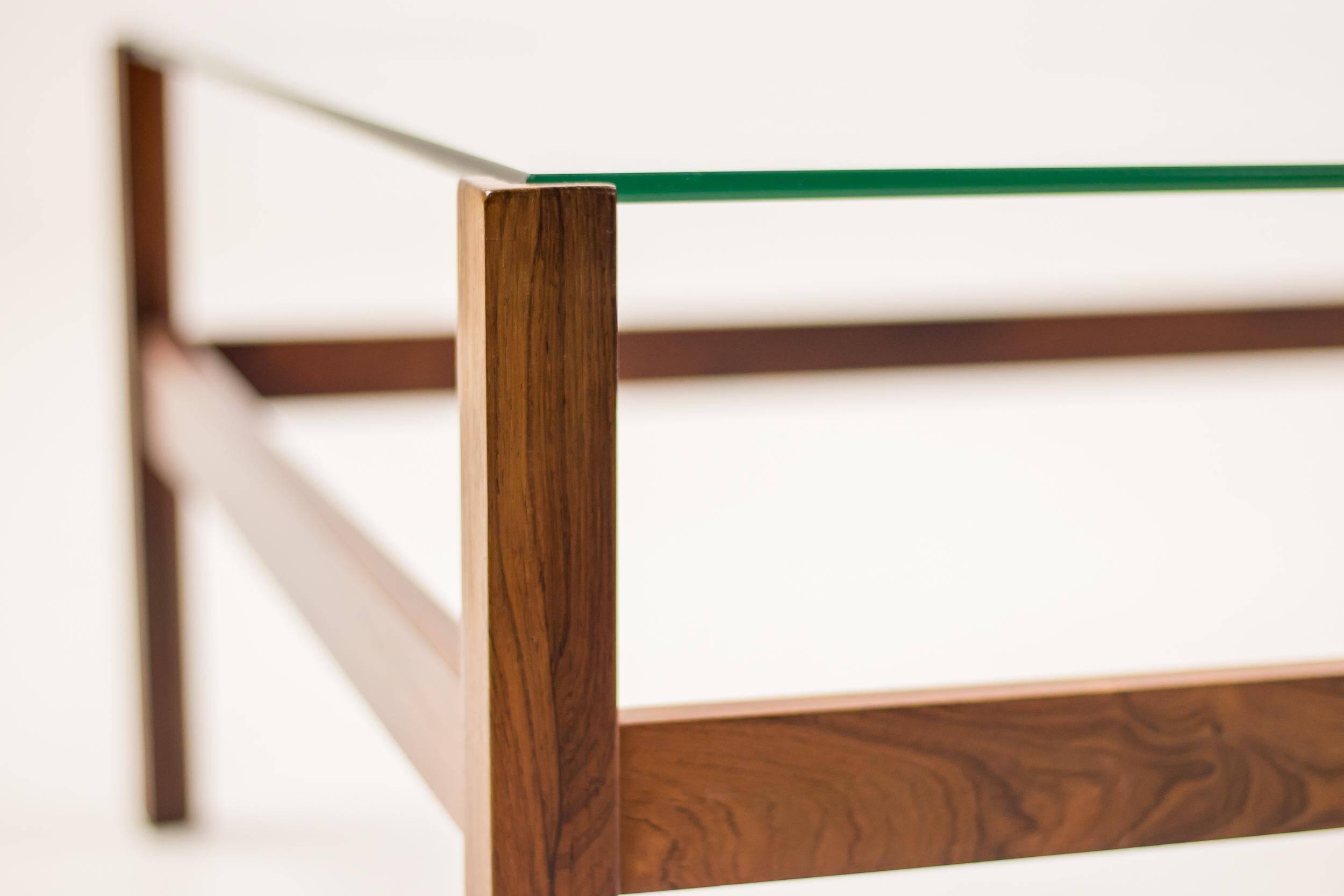 Table basse brésilienne minimaliste moderne du milieu du siècle dernier